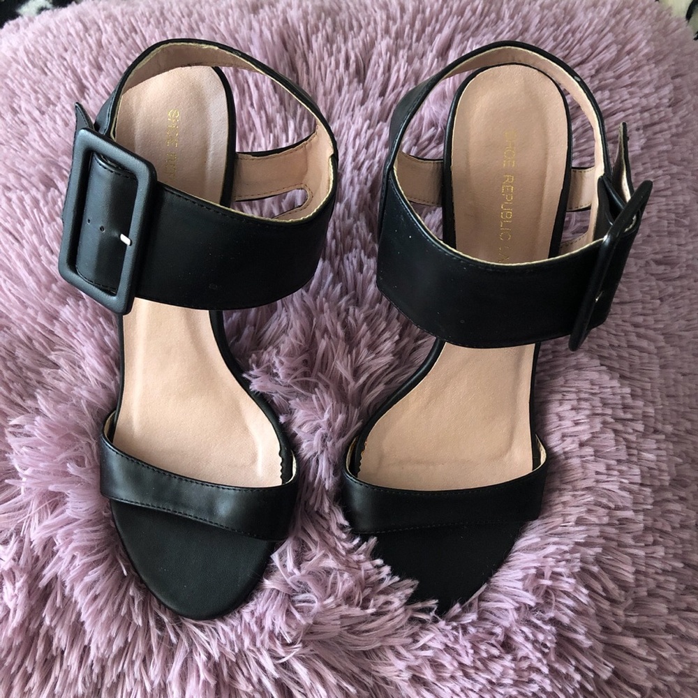 Black Heels - Picture 2 of 3